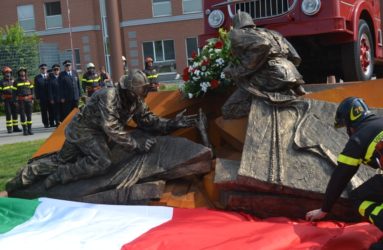 monumento dedicato ai vigili del fuoco